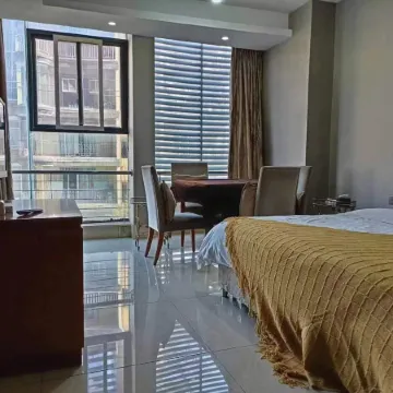 Huaying Peak Business Hotel