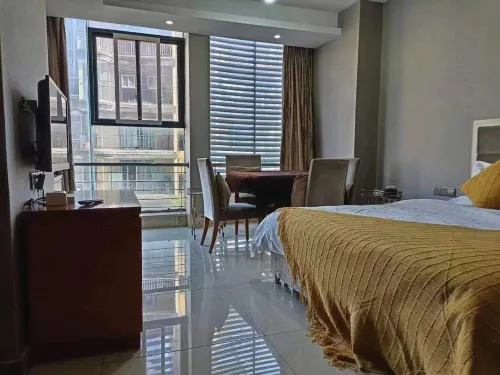 Huaying Peak Business Hotel
