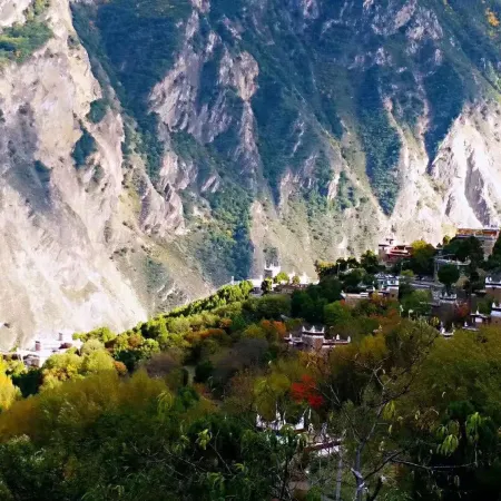 Siguniangshan Yajumeishe Hotel
