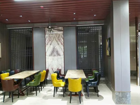 BAOTING DIAMOND RESORT Отели рядом с достопримечательностью «Qixian Square»