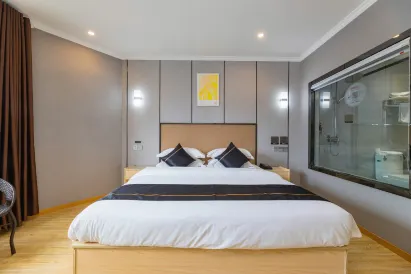 Honggaoliang Business Hotel (Nanjing Changjiang Bridge North Road Station Hongyang Plaza)