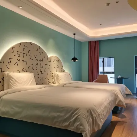 Manqu Paradise Hotel (Quzhou Kaihua Deyang Building)