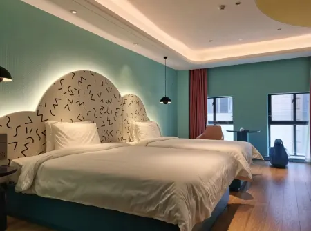 Manqu Paradise Hotel (Quzhou Kaihua Deyang Building) Отели рядом с достопримечательностью «China’s Kingdom of Root Carving»