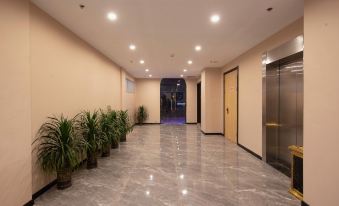 Green Tree Inn Smart Selection Hotel (Taixing Huangqiao Town Qinhu Square Branch)