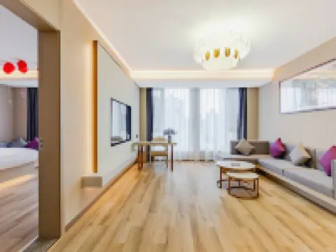 Lixiang Hotel (Funing Hong Kong Road Branch) فنادق في فونينغ