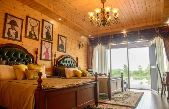 鬆滋洈水汽車露營基地