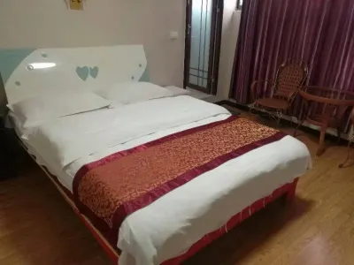 Shiqi Tiancheng Business Hotel Hotels near Fo'ding Hill