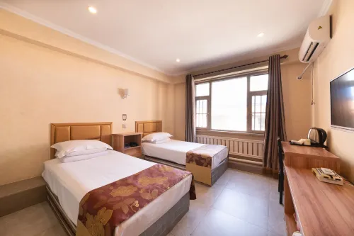Fuyu Hongtu Fashion Hotel