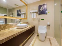 Vienna International Hotel (Dongguan Humen High-speed Railway Station Wanda Plaza Branch) Hotels near Humen