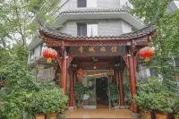 Dujiangyan Qingcheng Inn