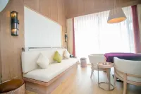 Changchun Lanhai Tangquan Business Hotel
