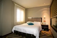 Tongyu Tinghai Holiday Inn Hotels near Tongyu Calligraphy Garden