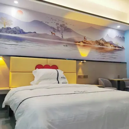 Ledong Senrun Hotel