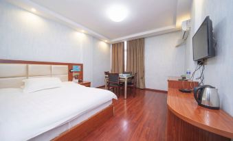 Taihe Hongtai Business Hotel