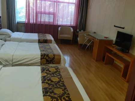 Jingbian Blue Diamond Business Hotel Отели рядом с достопримечательностью «Maowusu Desert»