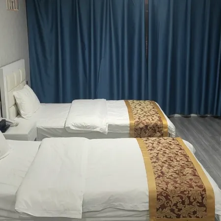 Jinhong Business Hotel