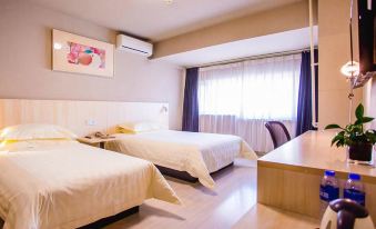 Jinjiang Inn (Beijing Railway Station Guangqumennei Subway Station) )