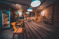 Poshpacker Flipflop Youth Hostel (Taikoo Li Chunxi Road Metro Station)