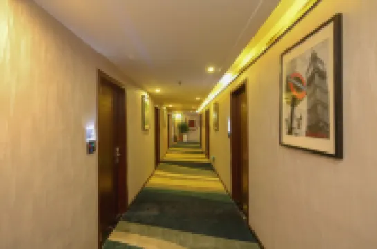 Xingyi Lianshang Theme Hotel