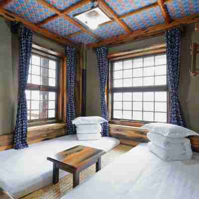 Donggang Town Seaside Yujia Chinese Inn Rooms