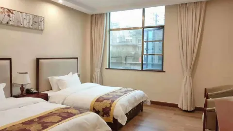 Pinjia Business Hotel in Tonggu
