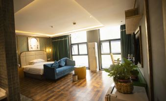 Hebi Qingju Yishang Boutique Hotel