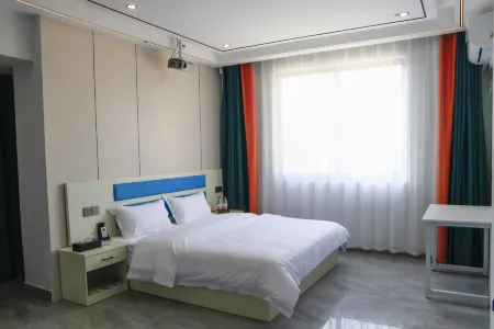 Yongzhou Yi Homestay (Hunan University of Science and Technology) Отели рядом с достопримечательностью «Yongzhou Electronic Science and Technology Institute of Vocational Technical College»