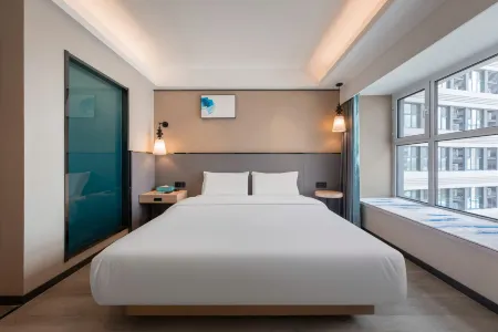 Xana Lite Hotel (Jinan Huayuandong Road Subway Station) Отели рядом с достопримечательностью «Hua Hill»