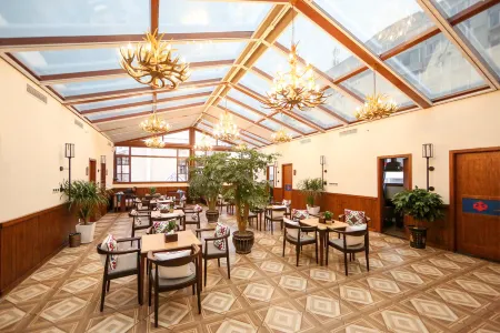 Yangguang Gudi Hotel Отели рядом с достопримечательностью «Wenchuan Museum»