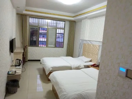 Yongxin Xiyue Hotel Отели рядом с достопримечательностью «Mao Zedong Former Residence (Northwest to Sanwan Travel Shopping Center)»