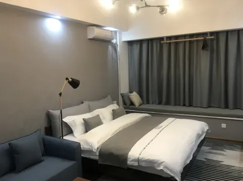 Beautiful Time Light Luxury Art Apartment