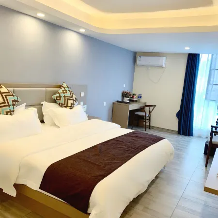 Blue Bay Hot Spring Hotel (Luquan Fengjia Ancient Town Branch)