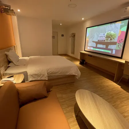 Yixuan Hotel (Zhuhai Pingsha Ocean Spring Resort) Отели рядом с достопримечательностью «Жухайский конный корт»
