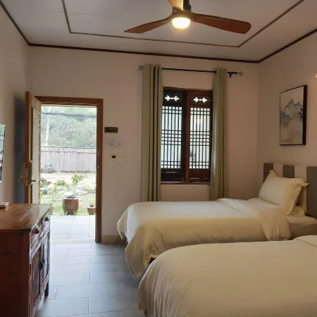 Youjian Xiaoyuan Hot Spring Hostel