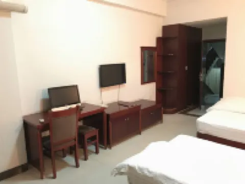 Fengcheng Prince Le Hotel Hotels near Weimei Health Valley Tourism Resort