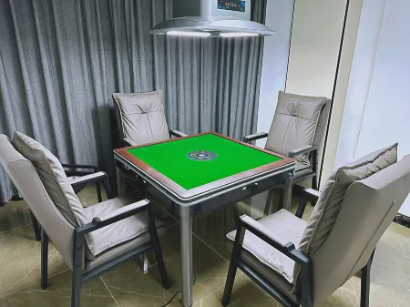 Zhuhai Chengtong Hotel (Sanzao Chinatown Branch) Отели рядом с достопримечательностью «Zhuhai College of Science and Technology»