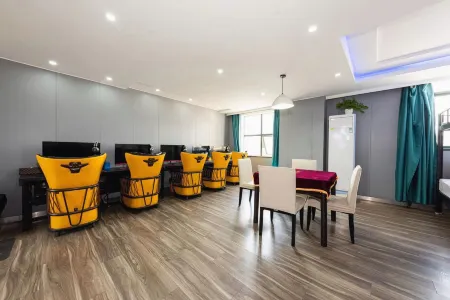 Pebble Motel (Pengtai Department Store Shopping Center) Отели рядом со станцией Huangmeidong Railway Station