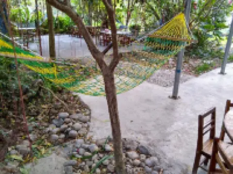 Lingchuan Maozhou Island No. 35 Leisure Farmstay