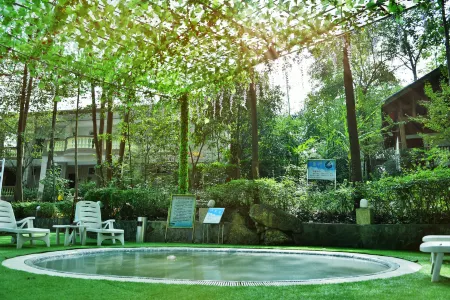 Zhongyang Xianquan Hotel Отели рядом с достопримечательностью «Luofu Mountain»