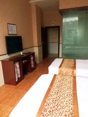 Huaying Yixin Hotel