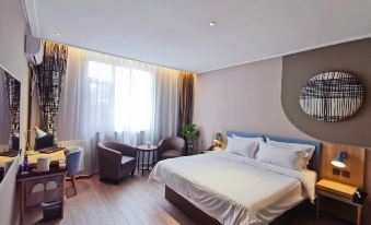 Home Inn (Beijing Guomao Shuangjing Metro Station)