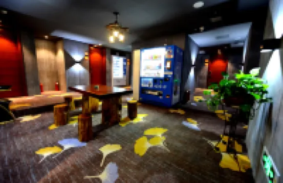 Yang Qingchun Theme Hotel (Taiyuan Qinxian North Street Shuangxi City)