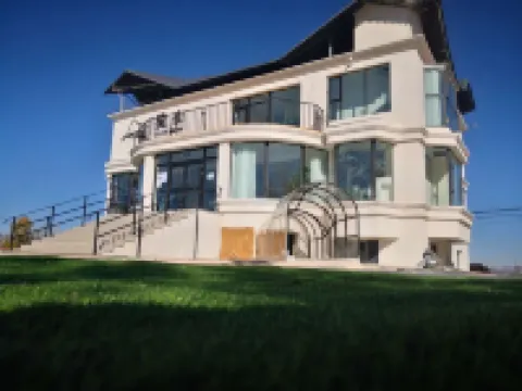 Urumqi County Lanshan Homestay