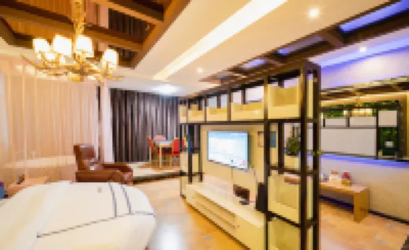 Xingyi Lianshang Theme Hotel