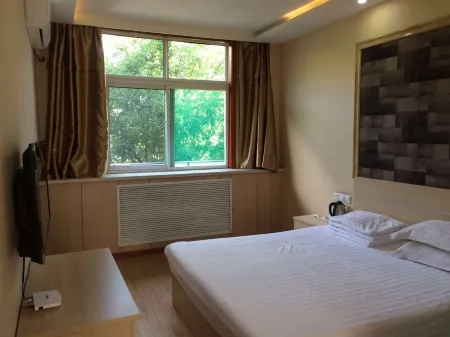 Daning Junlin Express Hotel Отели рядом с достопримечательностью «Китайская больница»