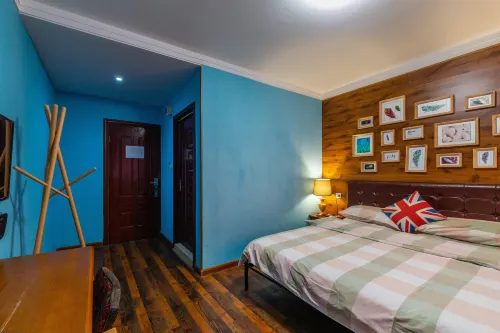 Xiangfu Business Hotel (Xuchang Laodong Road)