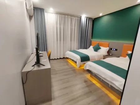 night parking hotel Отели рядом с достопримечательностью «Qingniu Baima Square»