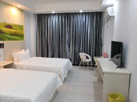 Summer Hotel Отели рядом с достопримечательностью «Golden Rooster Ridge»