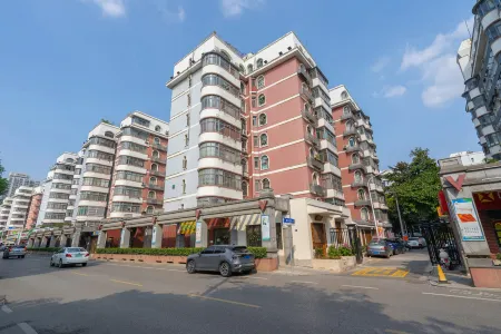 Tianyi Hotel (Wuhan Yellow Crane Tower Shouyi Road Subway Station) Отели рядом со станцией Wuchang Railway Station