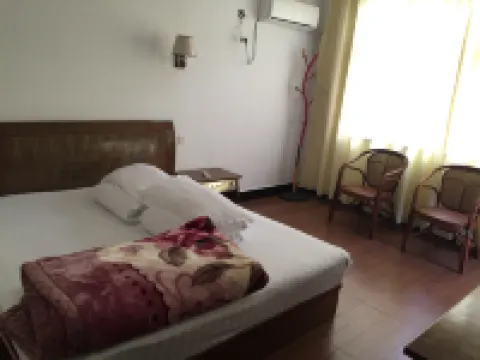 Hangzhou Shiguyuan Hotels near Glacier Grand Canyon